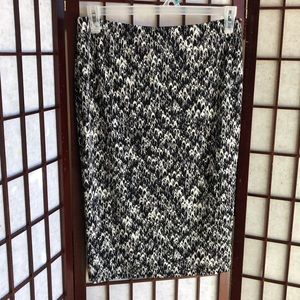 VINCE CAMUTO Stretchy Pencil Skirt Size M
